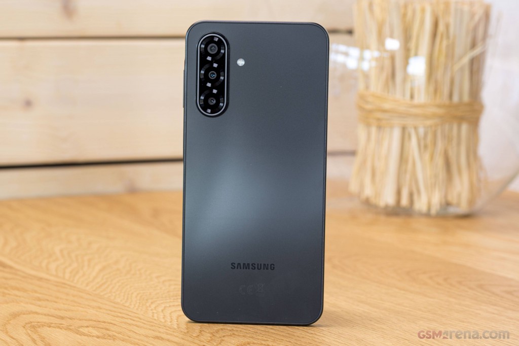 Samsung Galaxy A17 Side